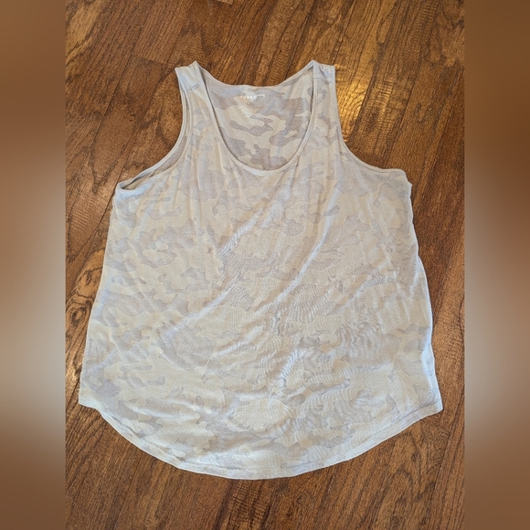 Torrid Active Camo burn out tank Grey Camo plus Size Size 2x - Picture 3 of 15